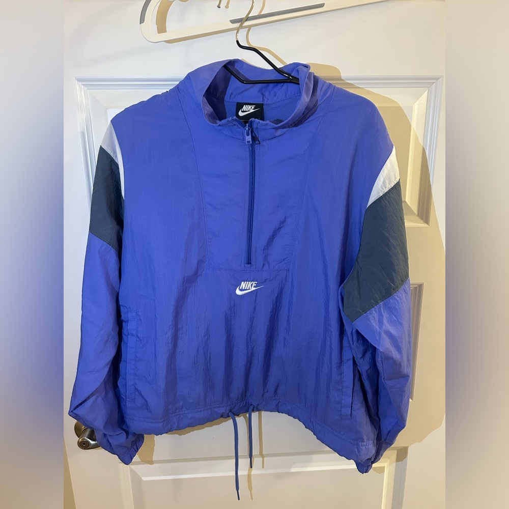 NIKE Women’s heritage half zip wind breaker